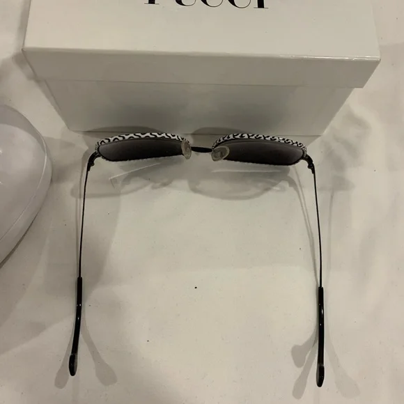 Pucci 🕶 - Picture 4 of 8